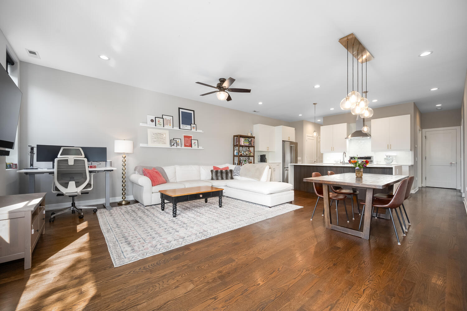 1841 N California Avenue Unit: 3B