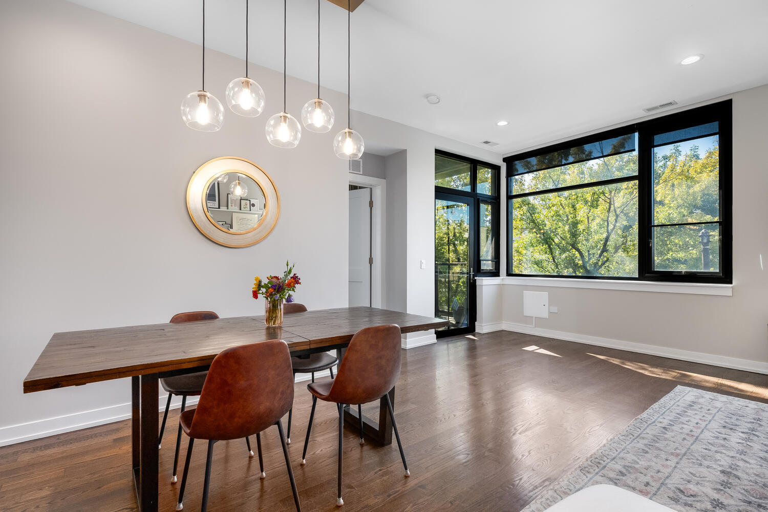 1841 N California Avenue Unit: 3B