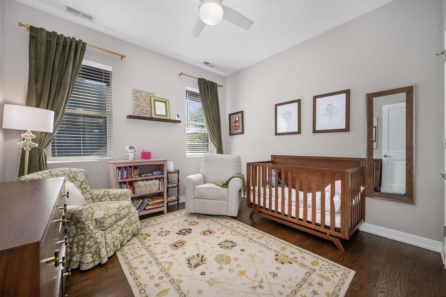 1841 N California Avenue Unit: 3B