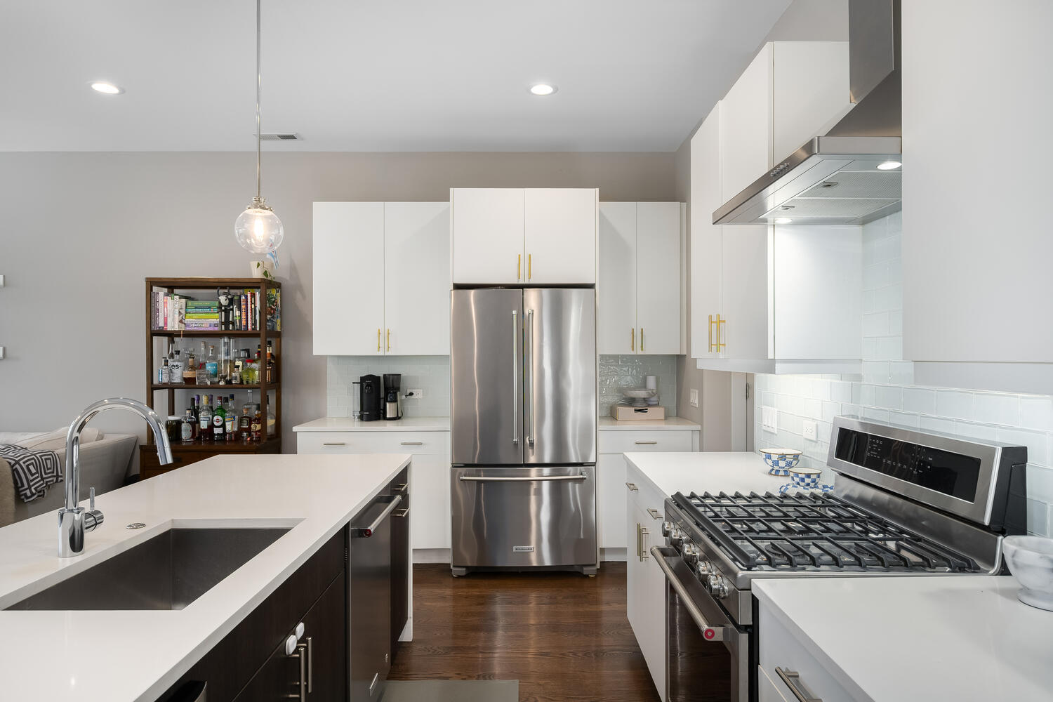 1841 N California Avenue Unit: 3B