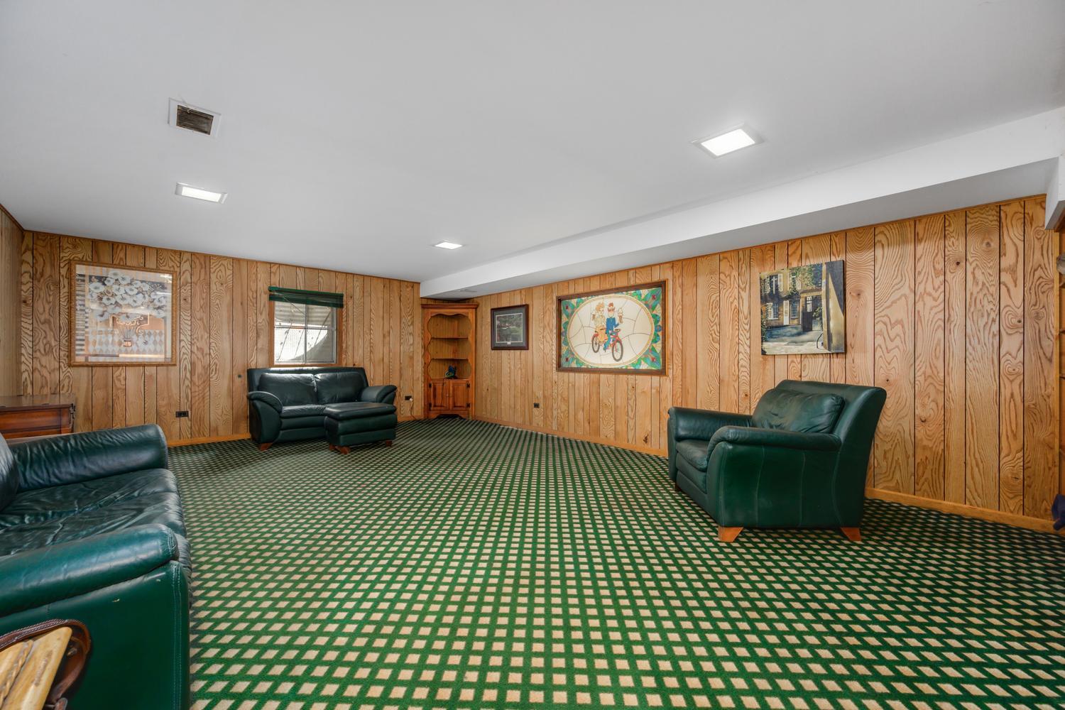 1340 Wood Hill Lane