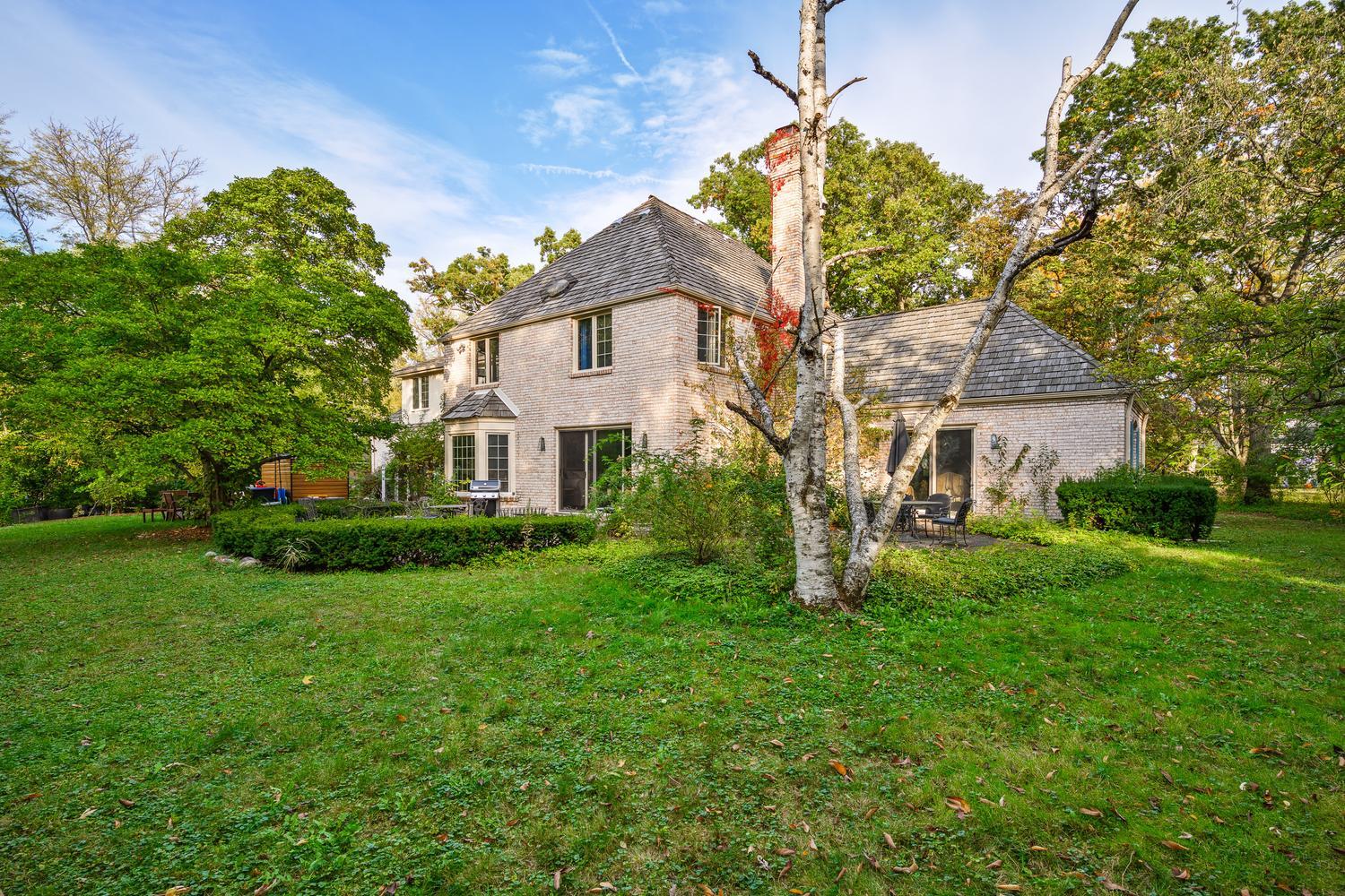 1340 Wood Hill Lane