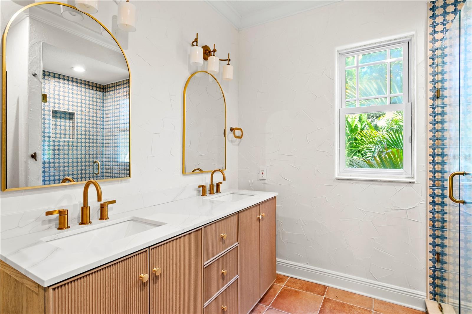 2936 W KNIGHTS AVE #B