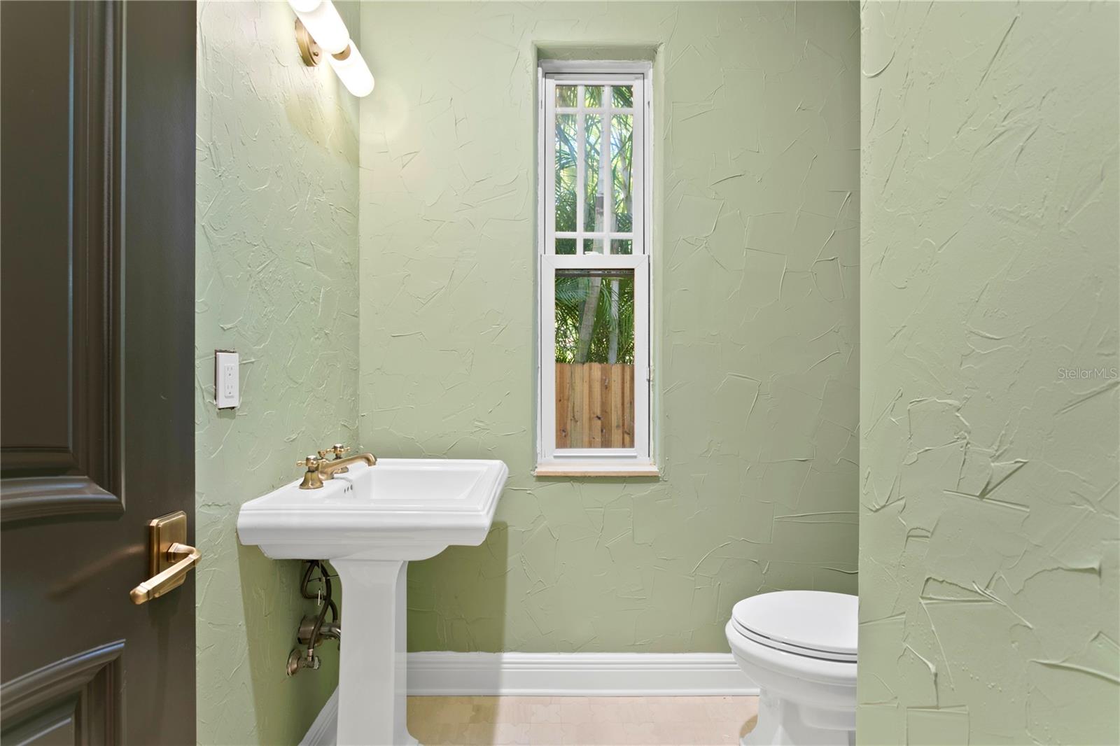 2936 W KNIGHTS AVE #B