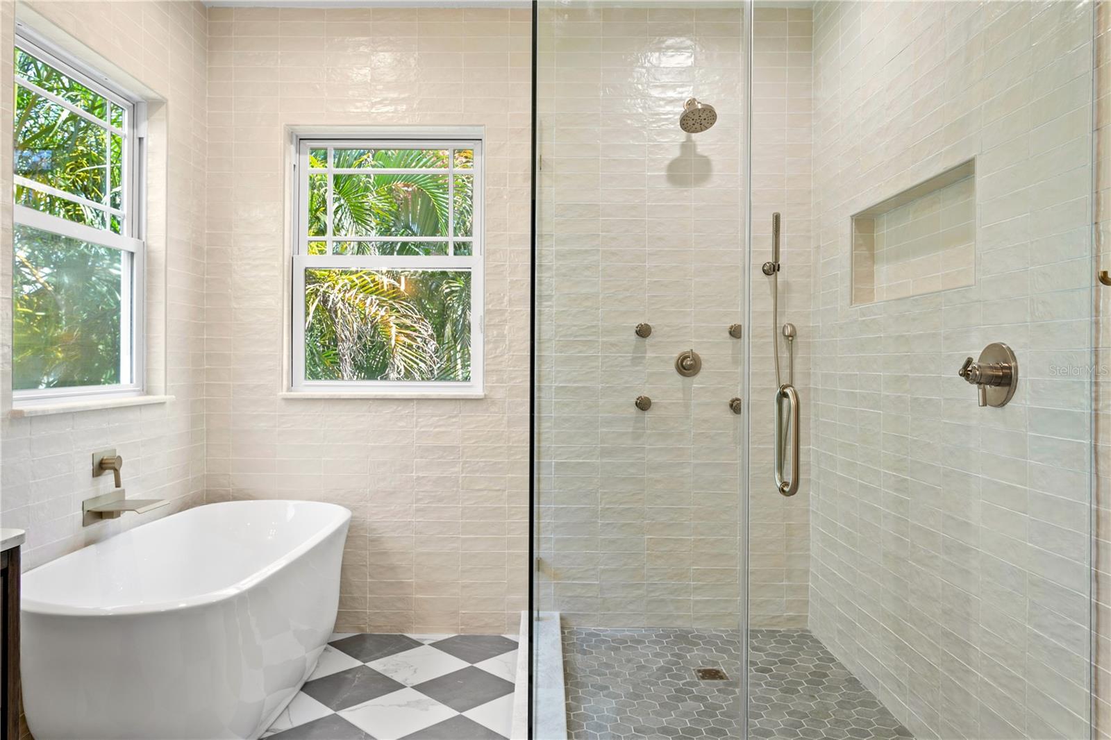 2936 W KNIGHTS AVE #B