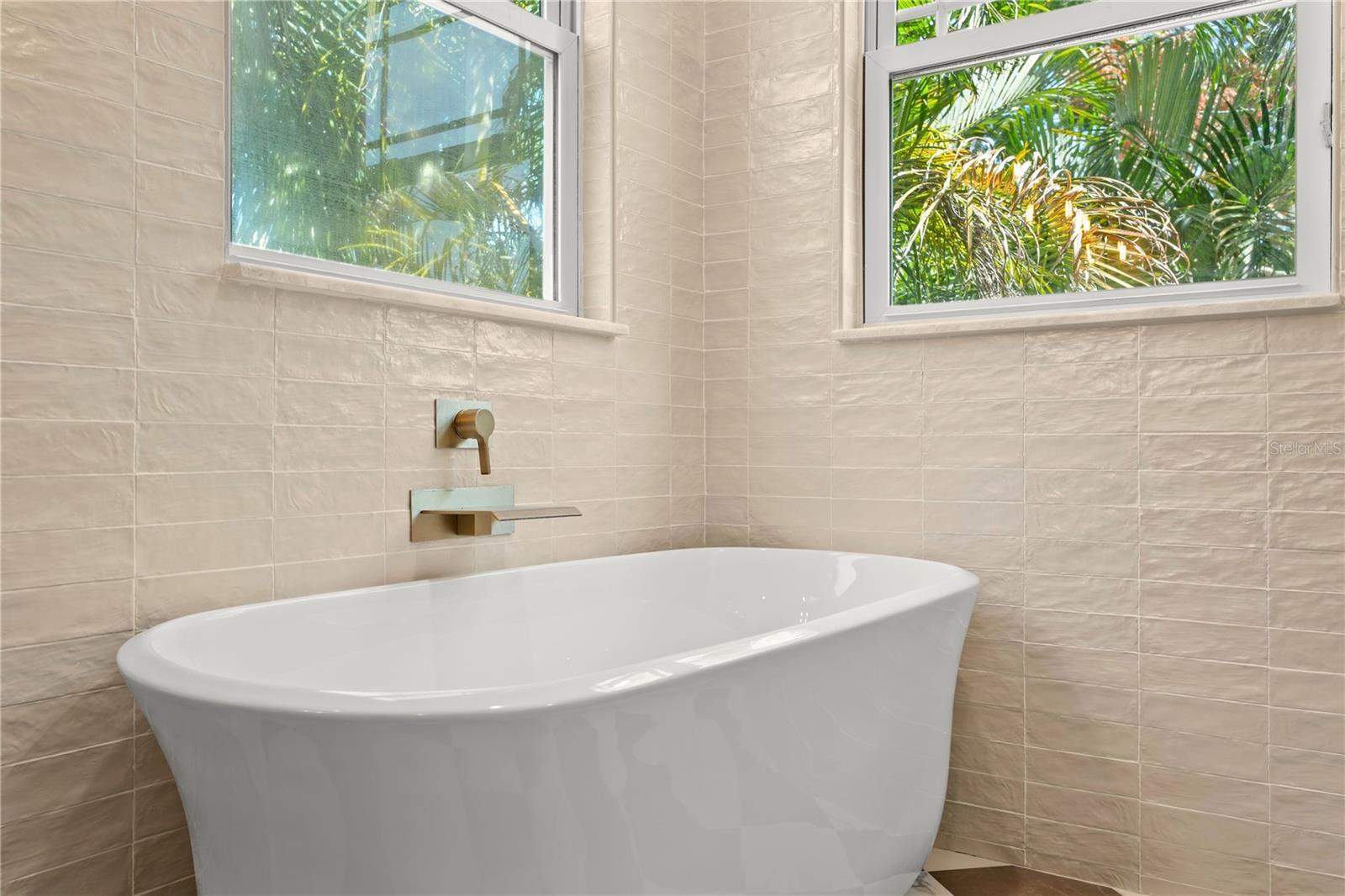 2936 W KNIGHTS AVE #B