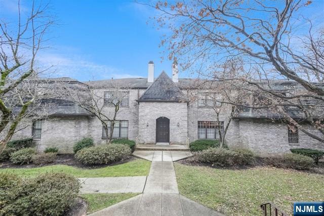 10 Fallsbridge Drive