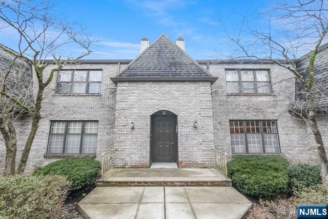 10 Fallsbridge Drive