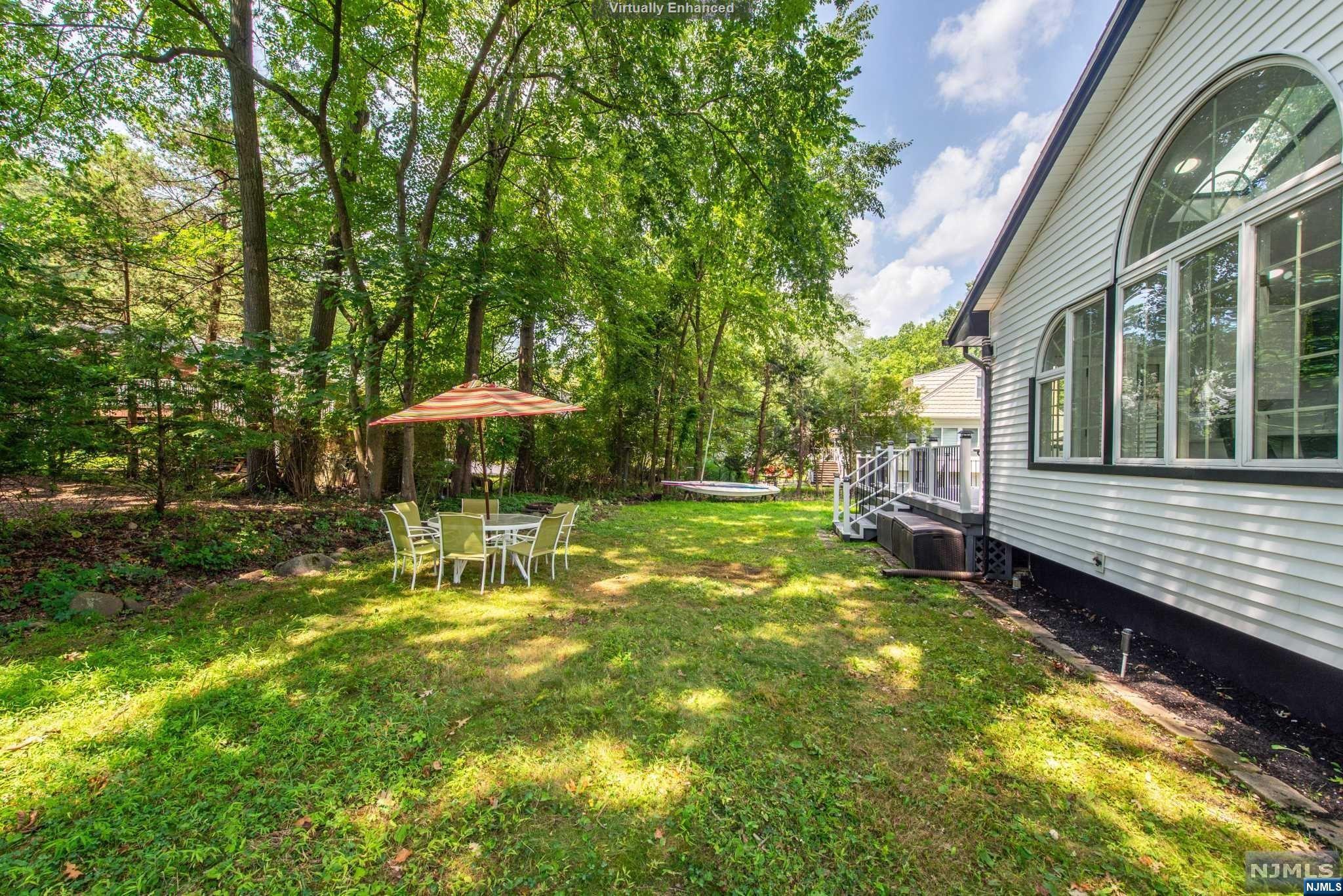 149 Lake W Drive