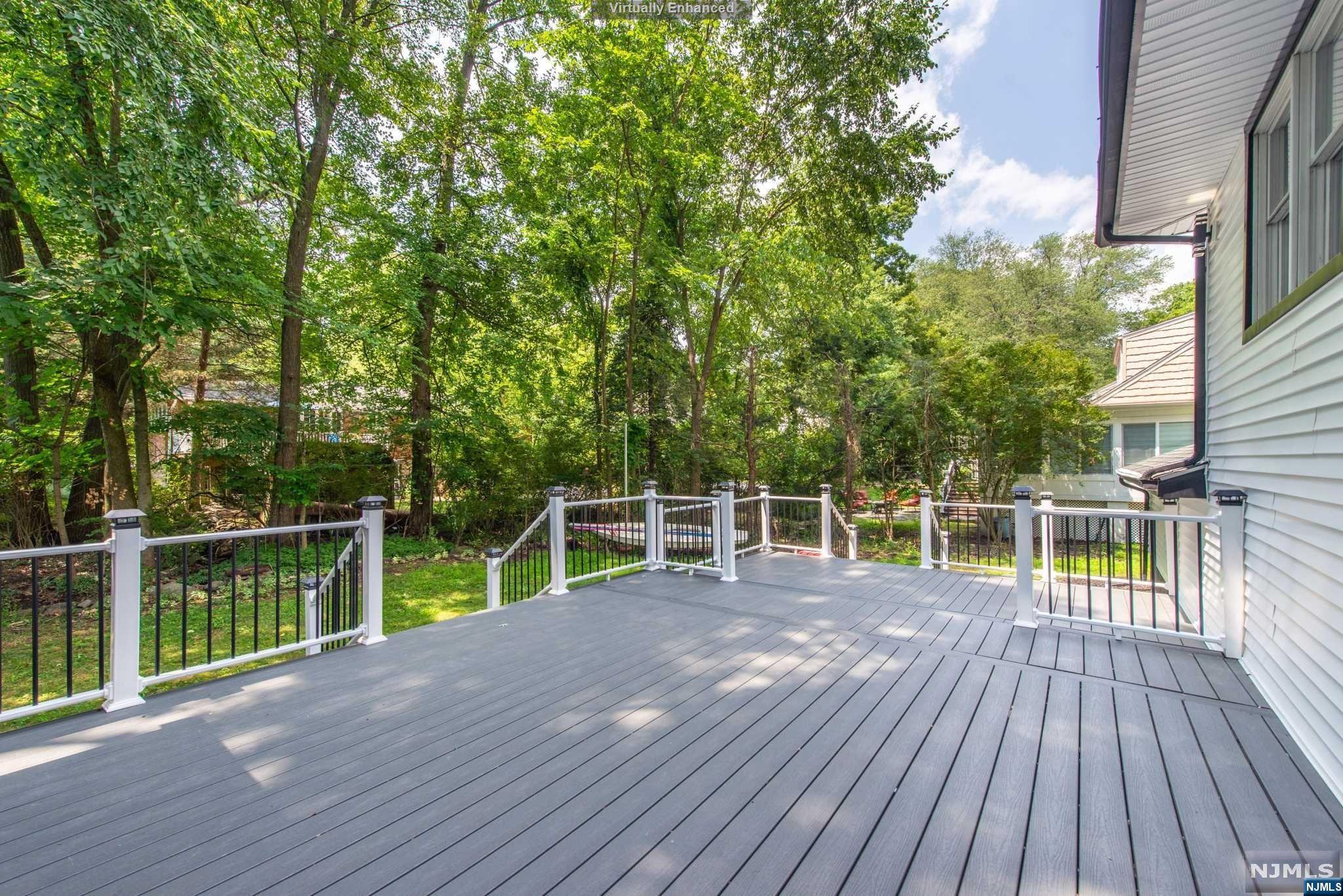 149 Lake W Drive