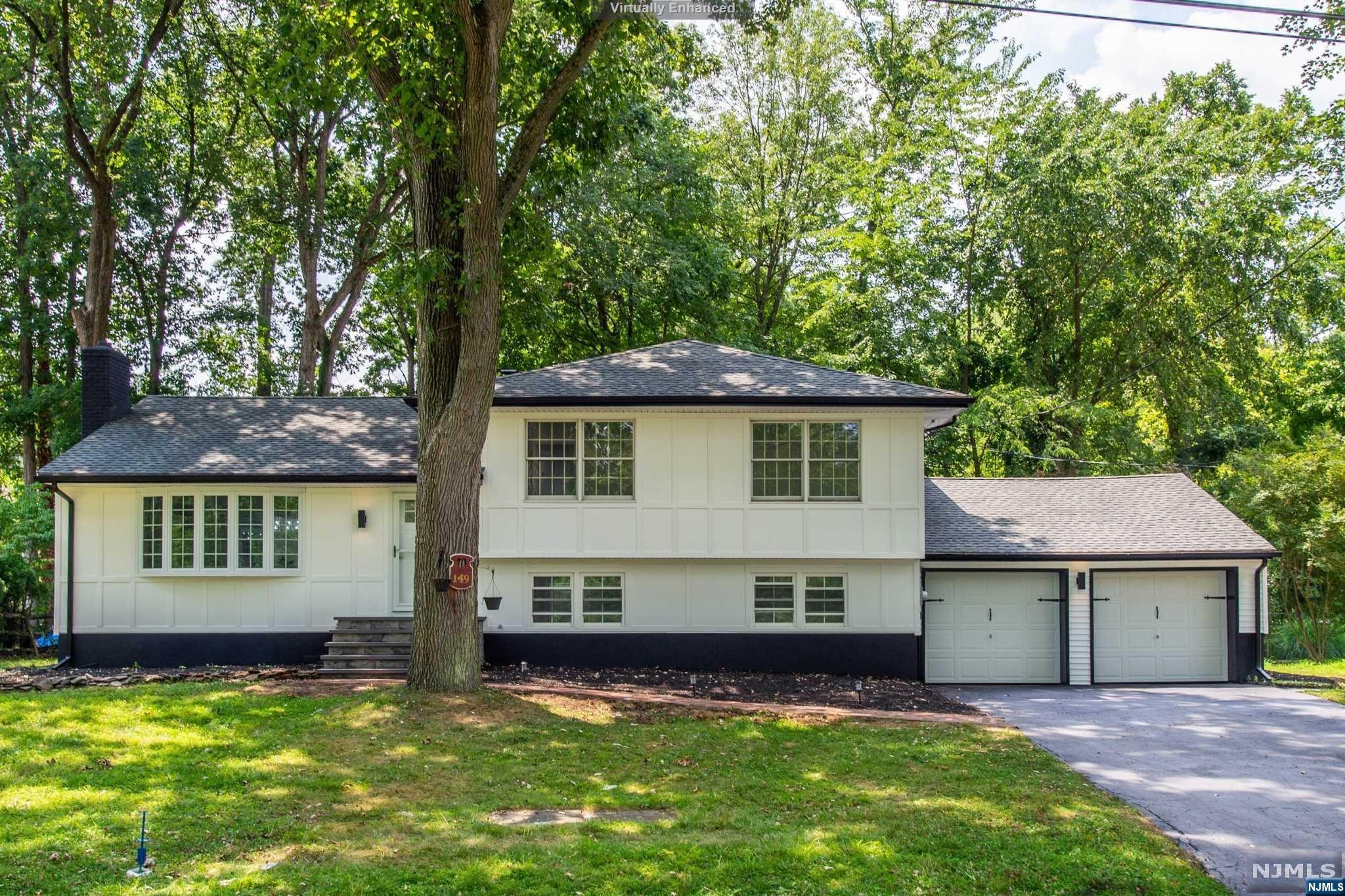 149 Lake W Drive