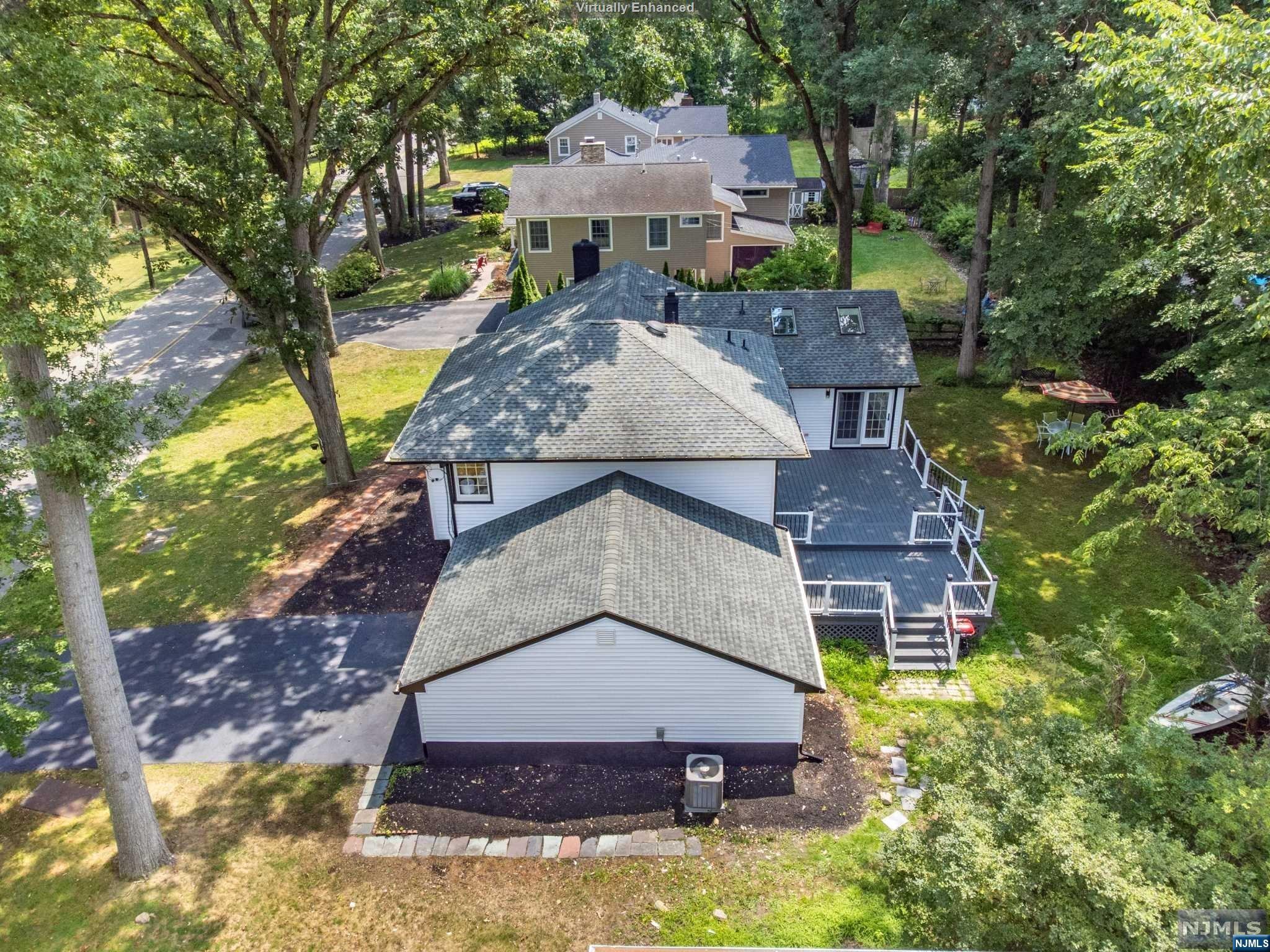 149 Lake W Drive