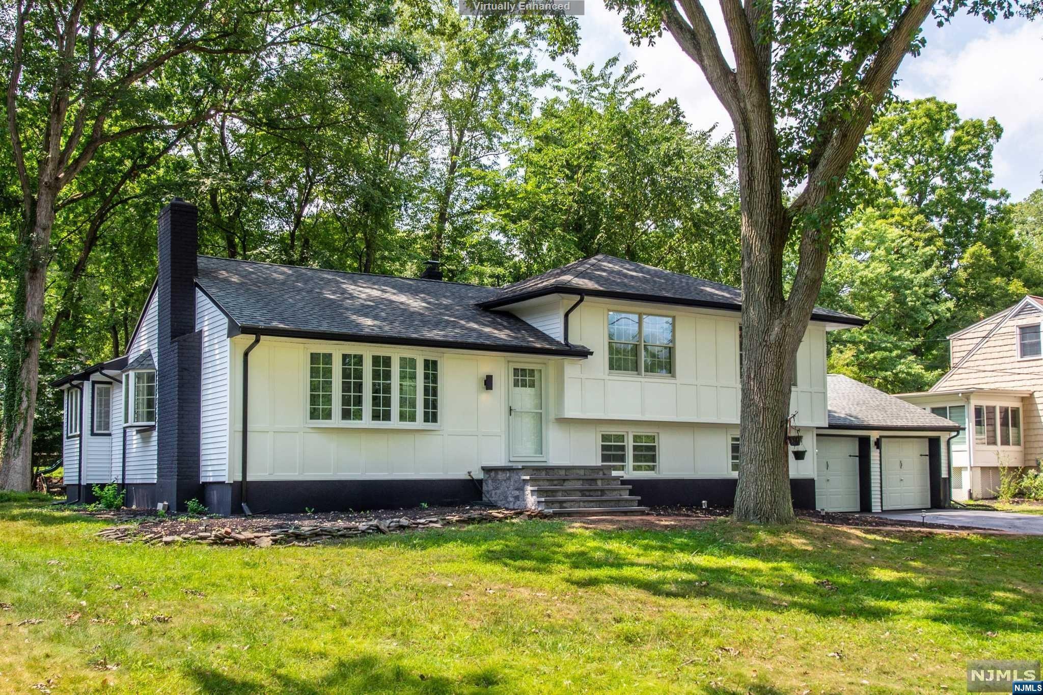 149 Lake W Drive