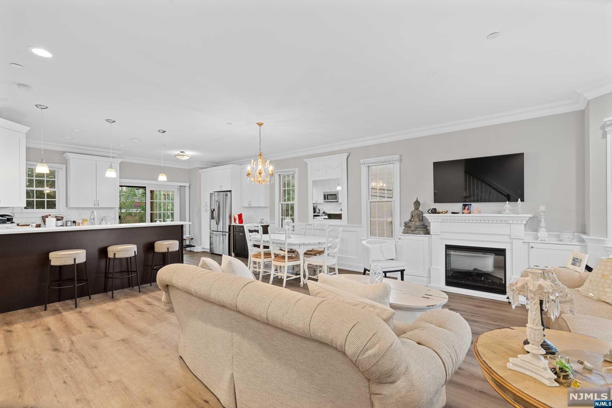 4 Central Avenue
