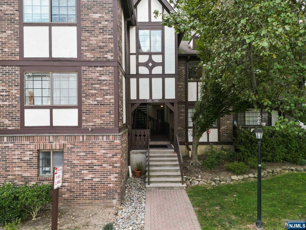 1205 Faulkner Court