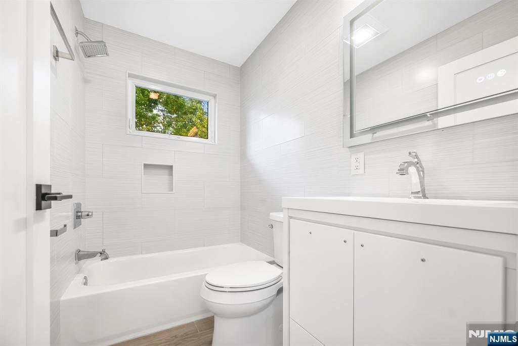 216 Grand Street 2