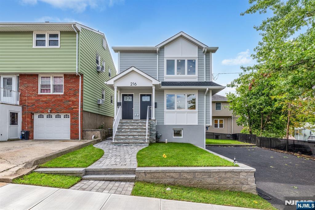 216 Grand Street 3