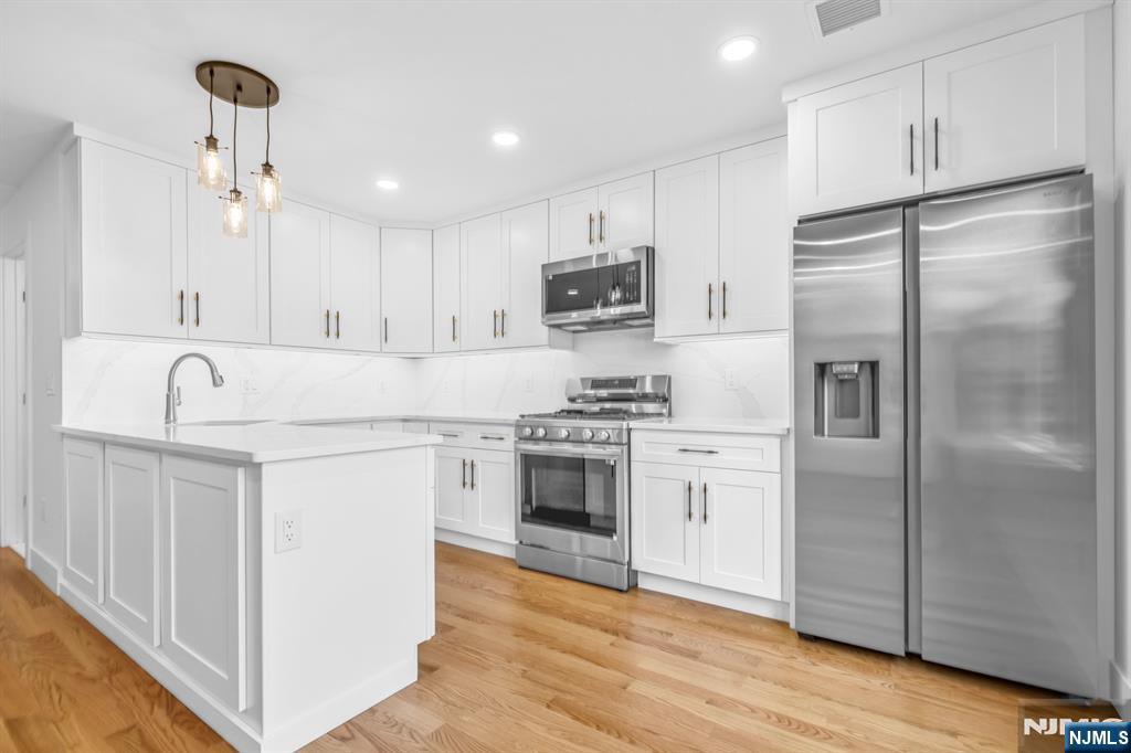 216 Grand Street 3