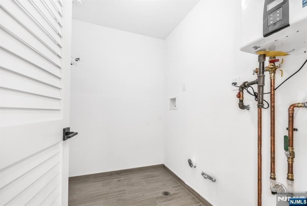 216 Grand Street 3