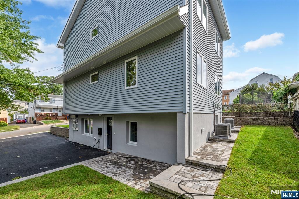 216 Grand Street 3