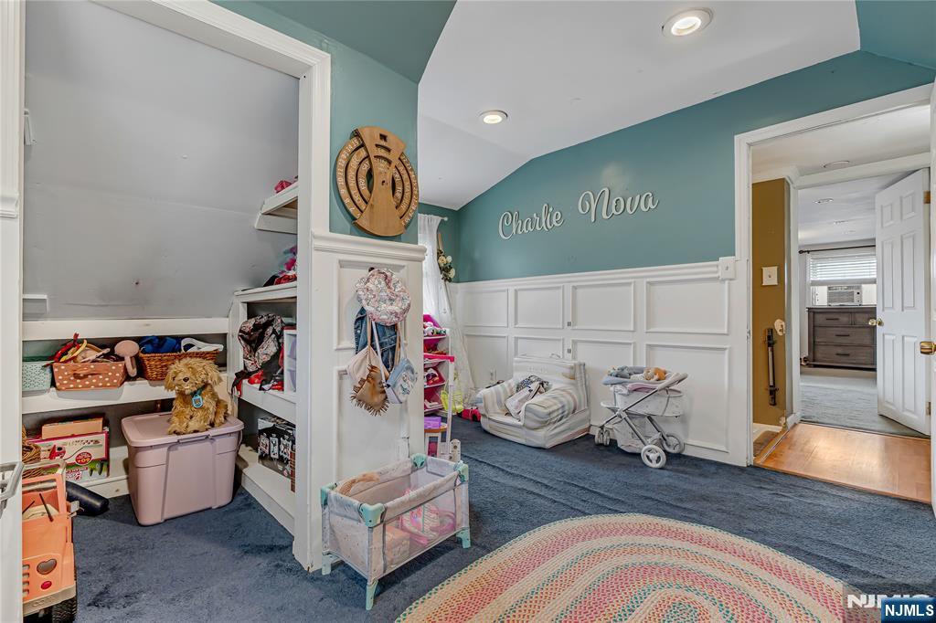 9 Knollwood Road