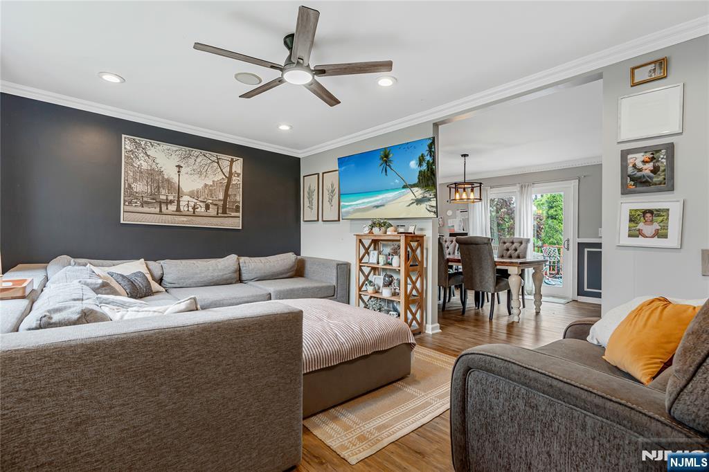 9 Knollwood Road