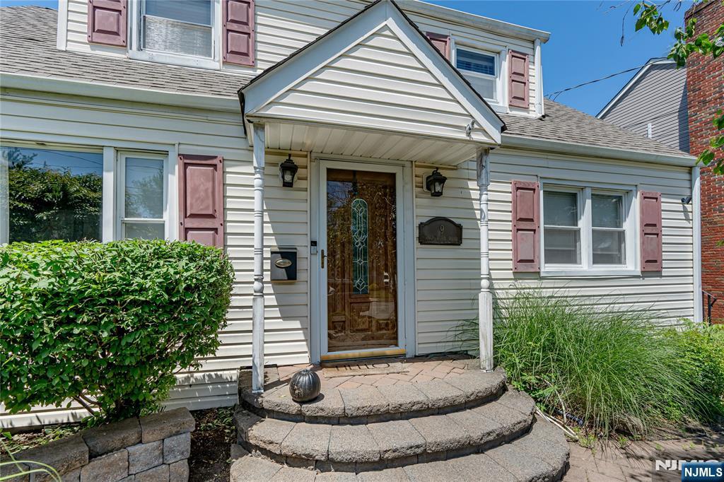 9 Knollwood Road