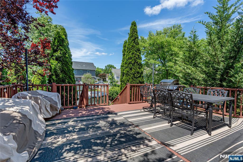 9 Knollwood Road