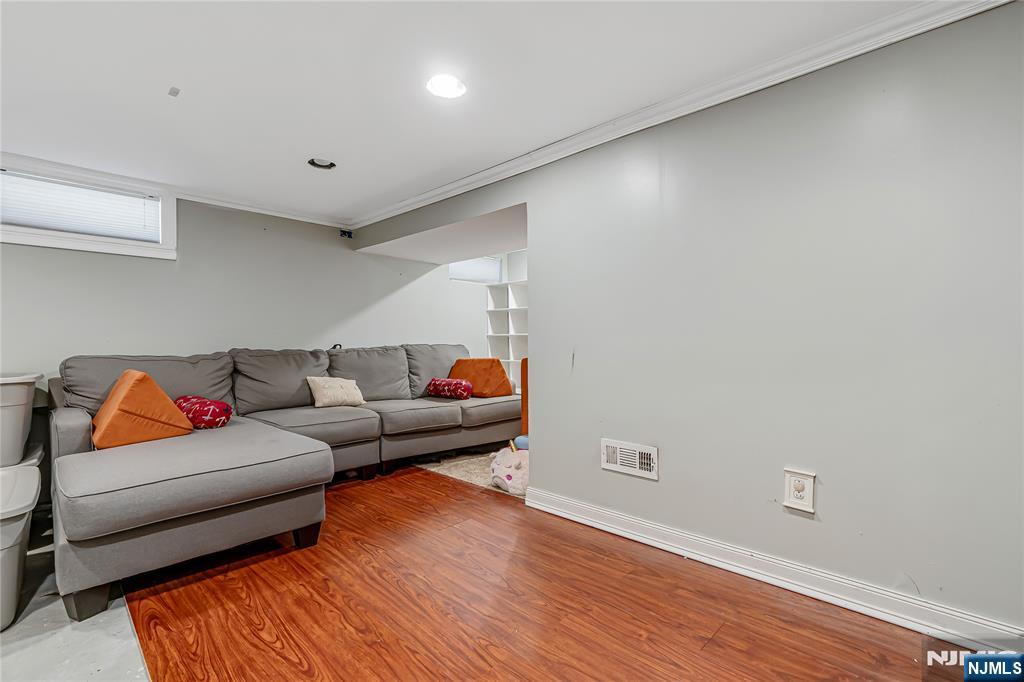 9 Knollwood Road