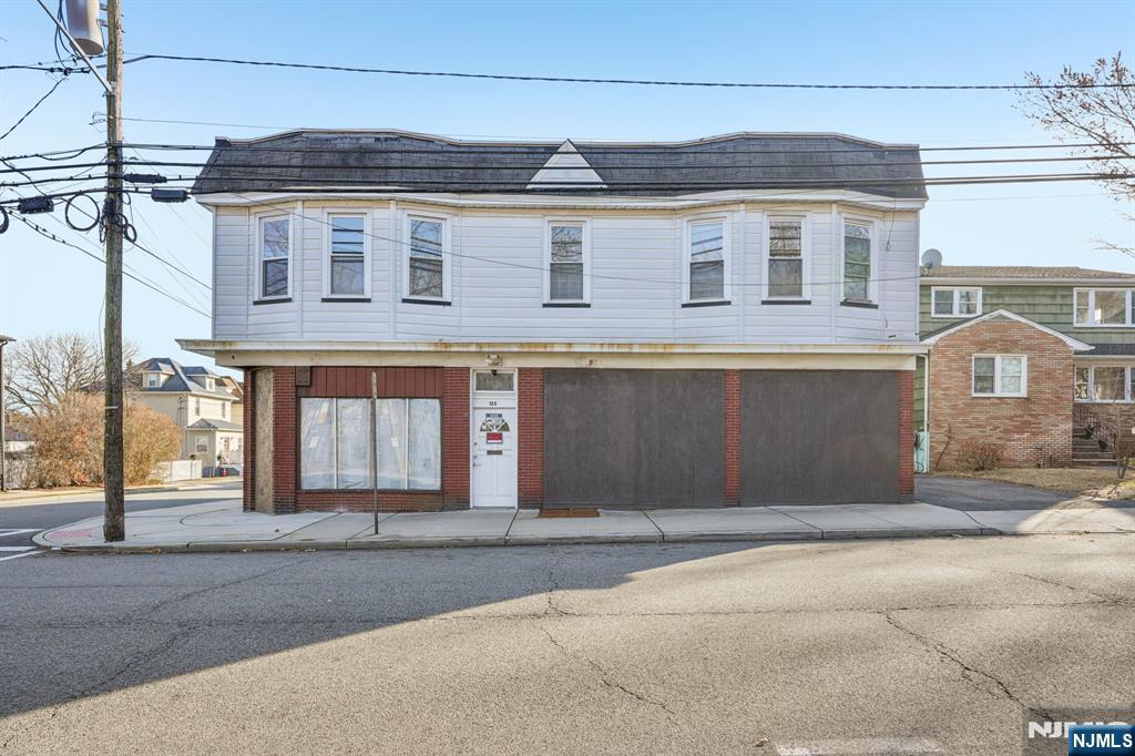 125 Madeline Avenue