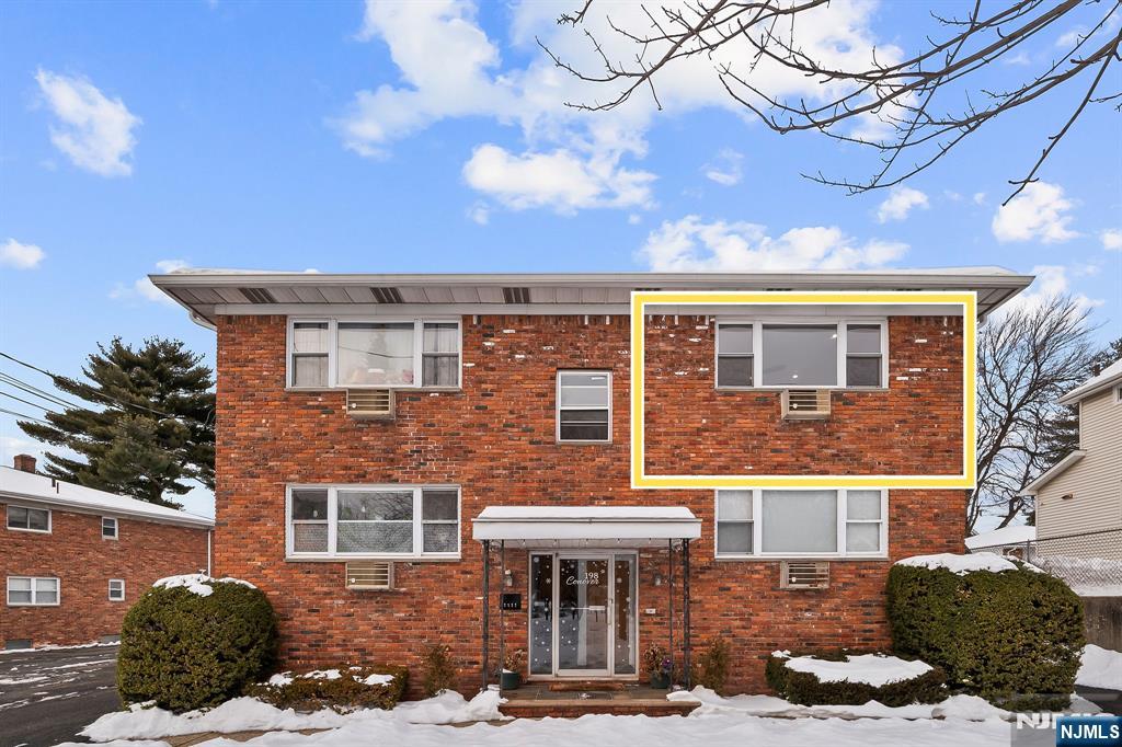 198 Conover Avenue 4