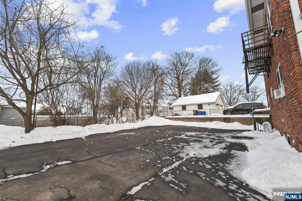 198 Conover Avenue 4