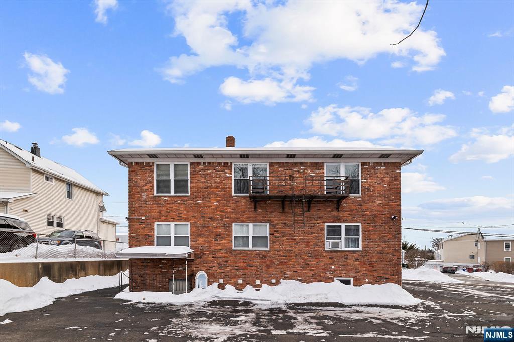 198 Conover Avenue 4