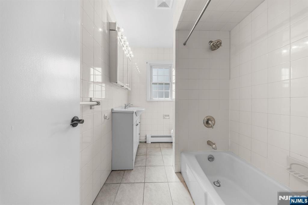 180 S Prospect Avenue 2