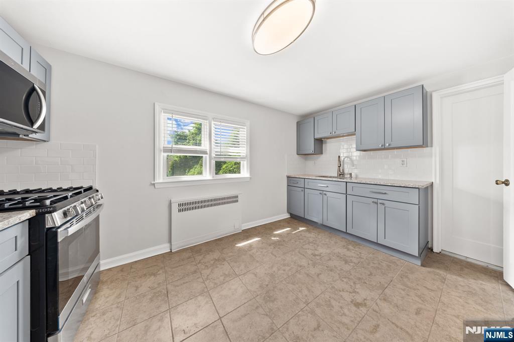 81 Grant Avenue 2