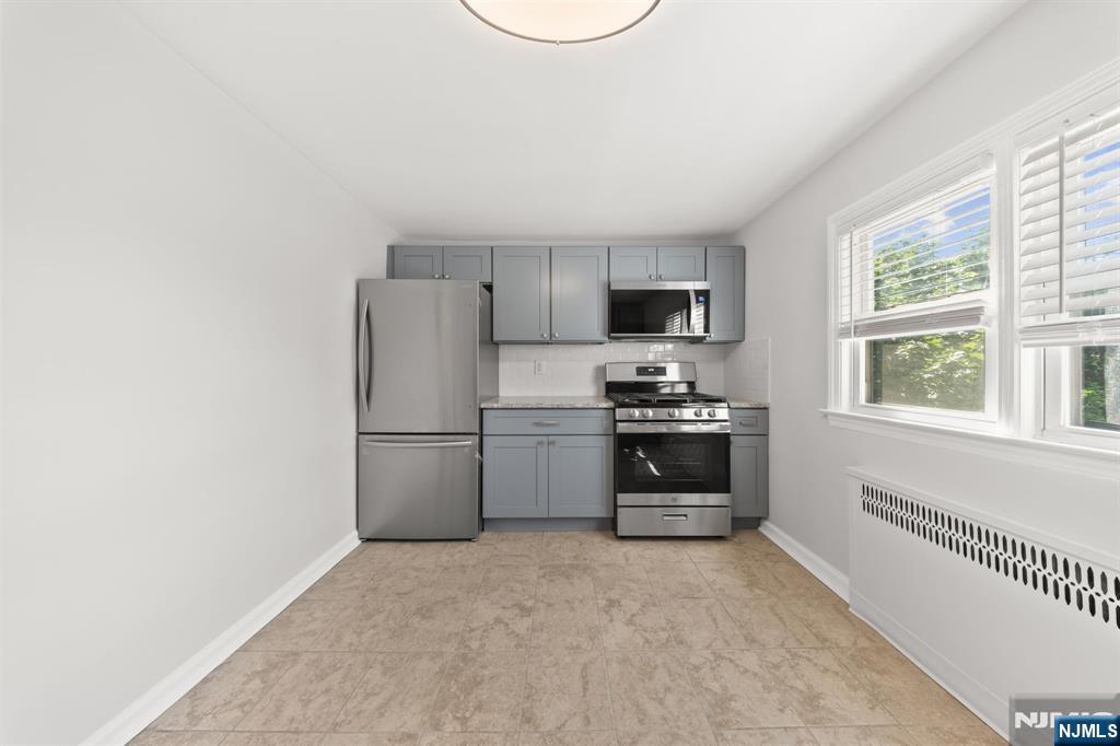 81 Grant Avenue 2