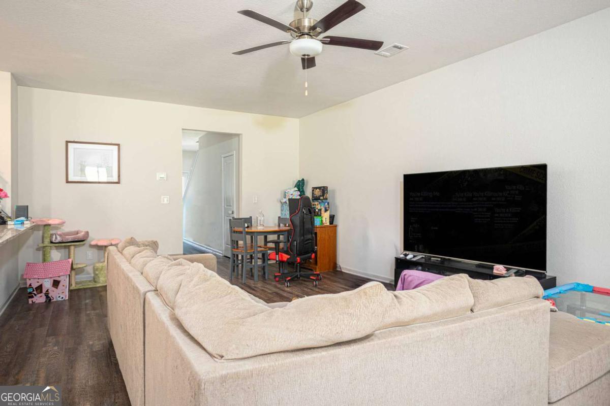 653 Meadows Farm Way