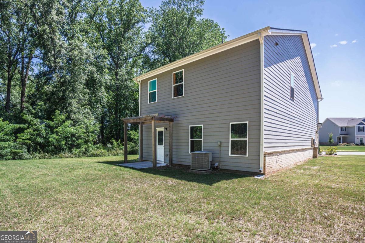 653 Meadows Farm Way
