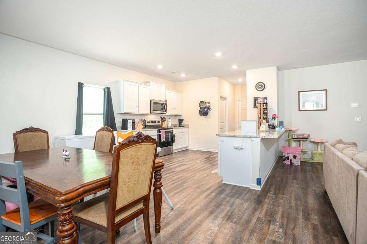 653 Meadows Farm Way