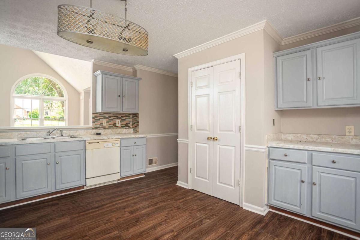 1404 Glenfield Drive