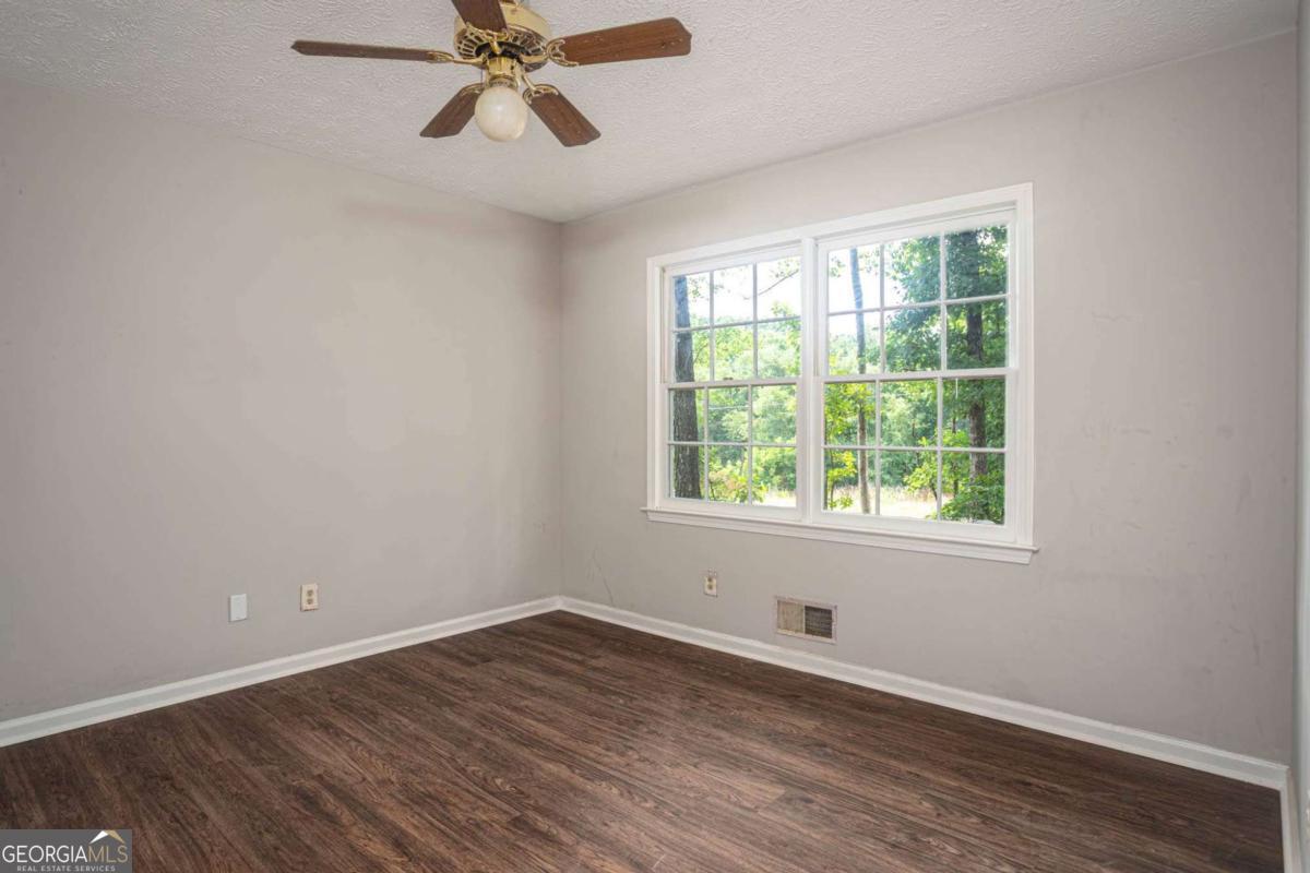 1404 Glenfield Drive