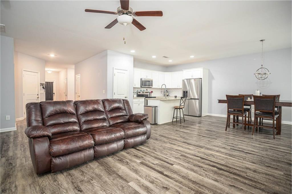 2038 Highway 63