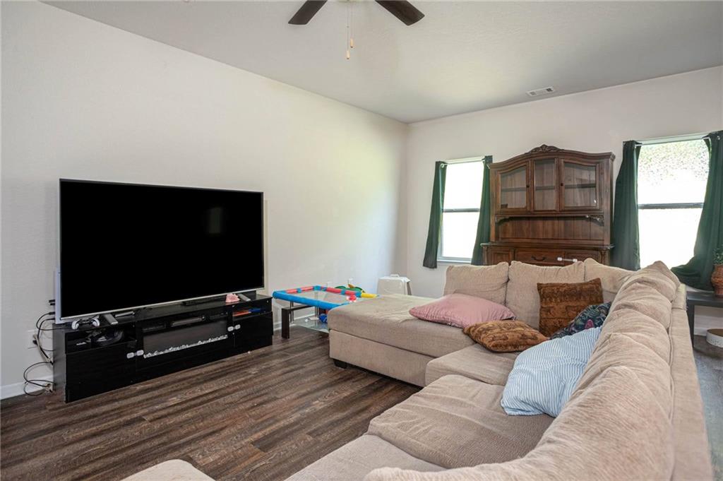 653 Meadows Farm Way