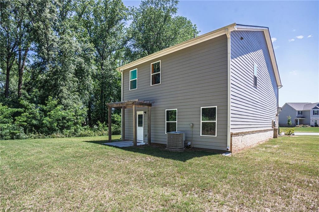 653 Meadows Farm Way