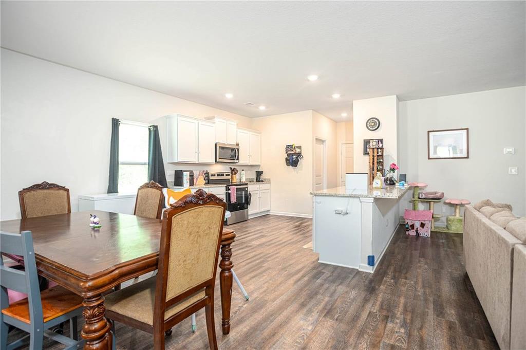 653 Meadows Farm Way