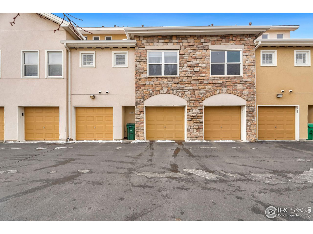307 Lucca Dr