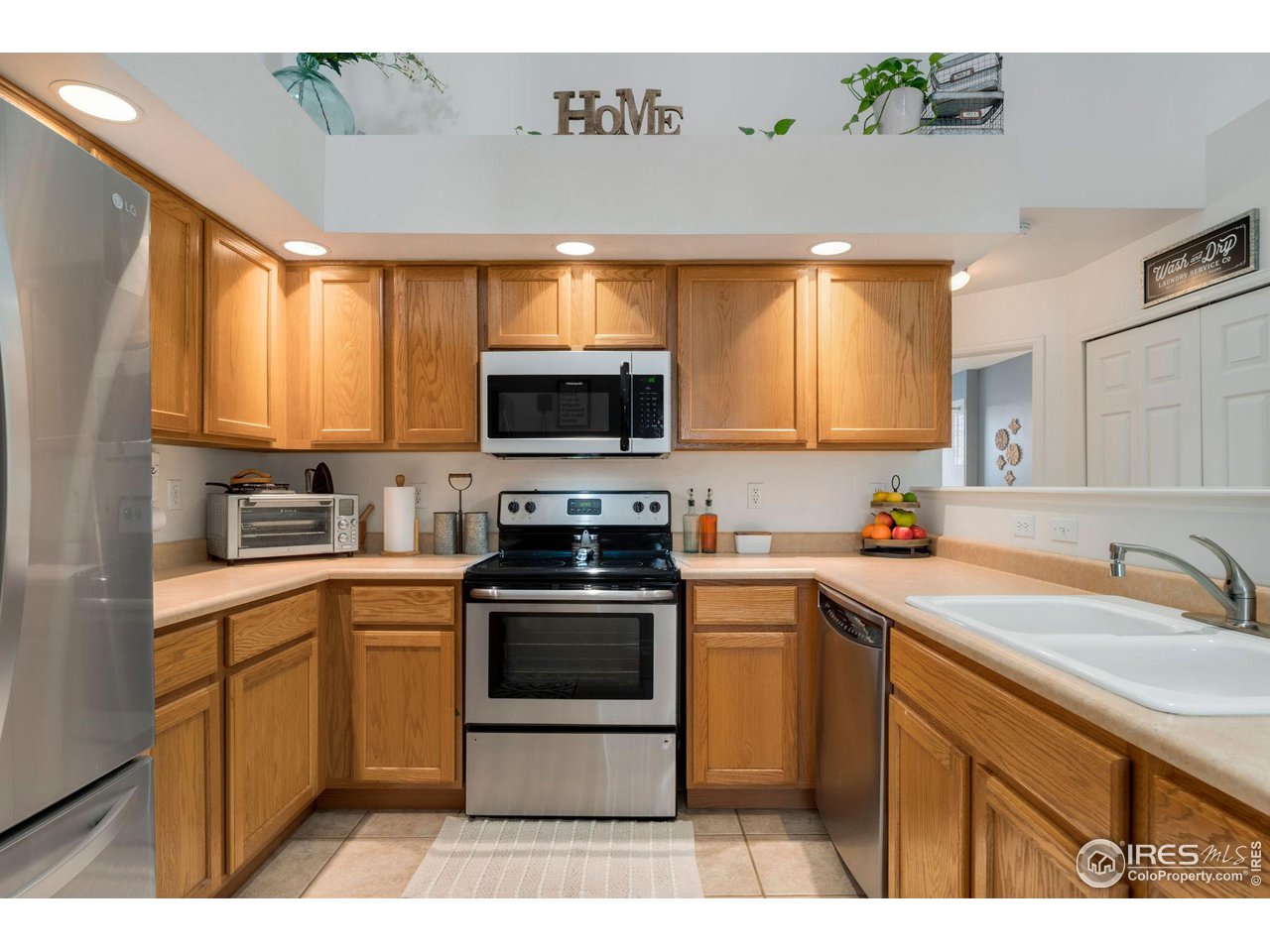 307 Lucca Dr