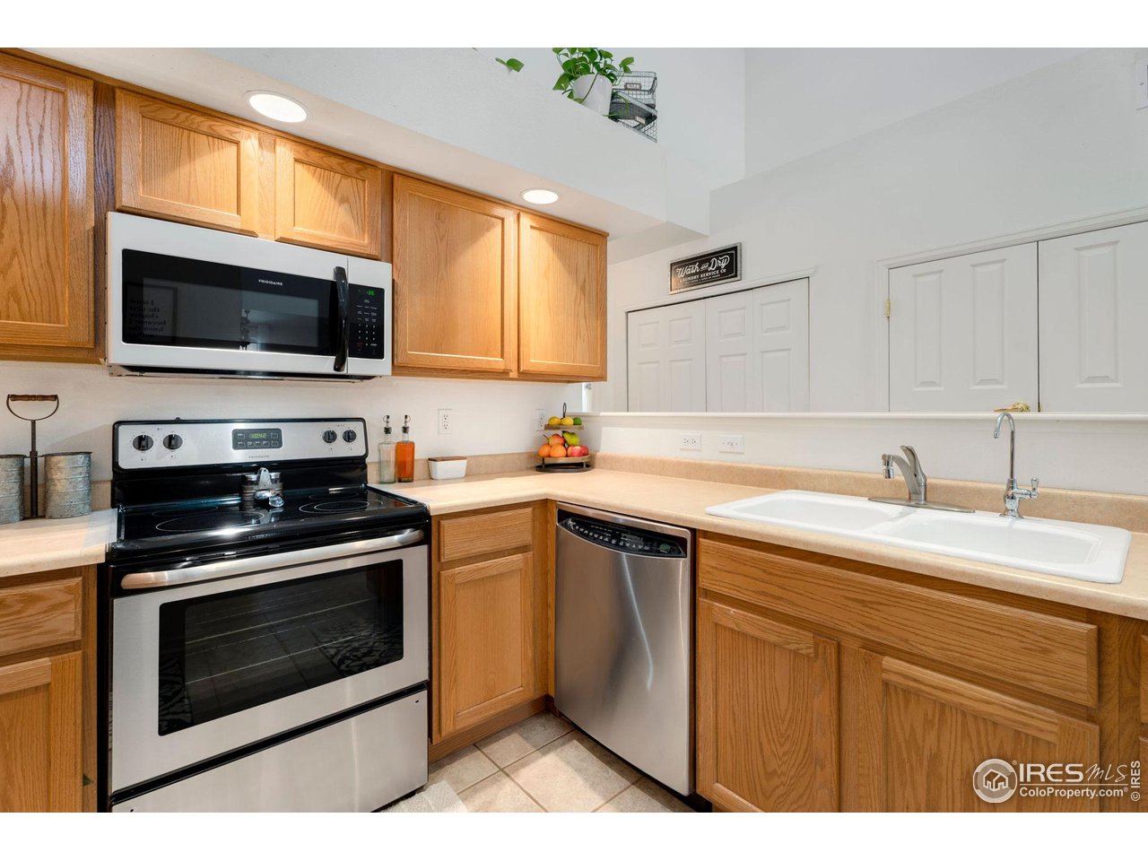 307 Lucca Dr
