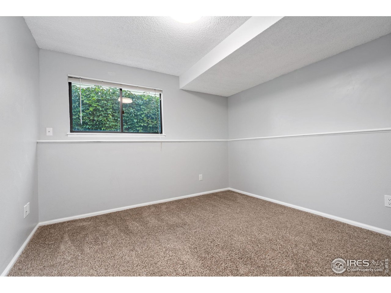 930 Bitterbrush Ln