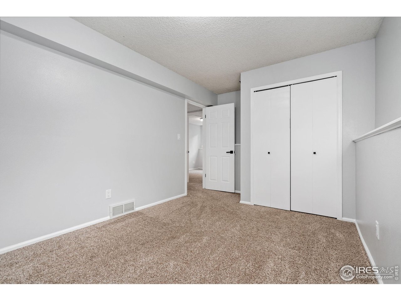 930 Bitterbrush Ln